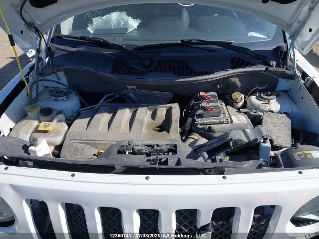1C4NJRAB9GD618394 Jeep 2016
