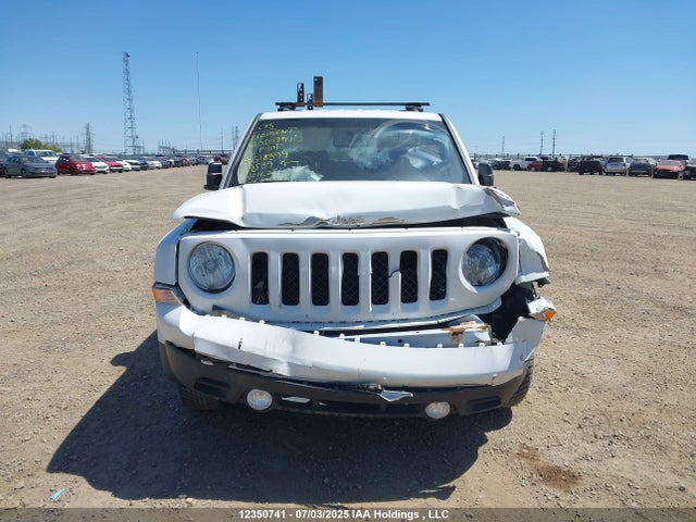 1C4NJRAB9GD618394 Jeep 2016