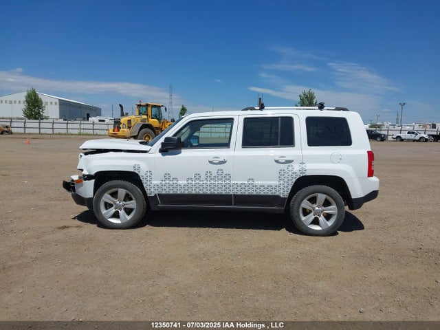 1C4NJRAB9GD618394 Jeep 2016