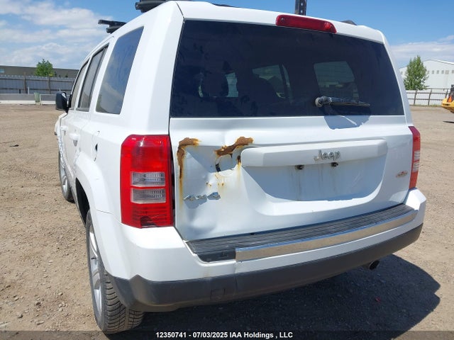 1C4NJRAB9GD618394 Jeep 2016