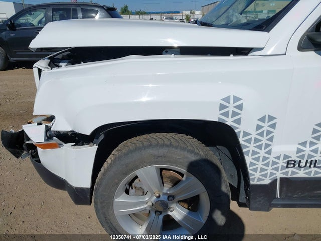 1C4NJRAB9GD618394 Jeep 2016
