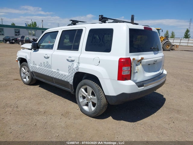 1C4NJRAB9GD618394 Jeep 2016