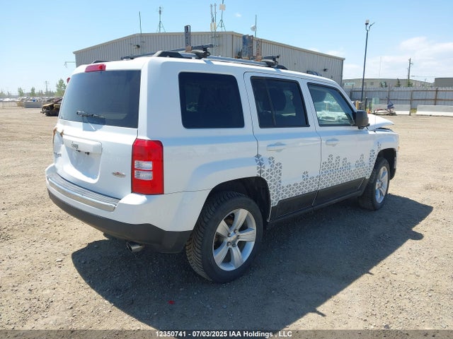 1C4NJRAB9GD618394 Jeep 2016