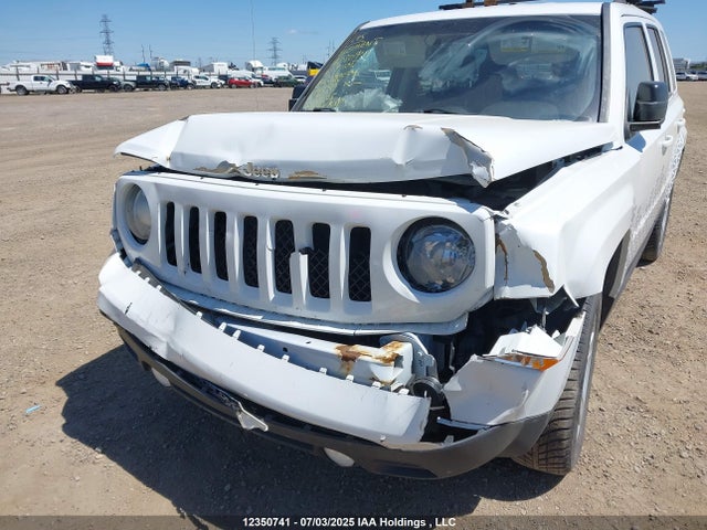 1C4NJRAB9GD618394 Jeep 2016