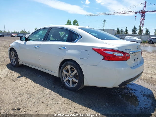 1N4AL3AP3GN311188 Nissan 2016