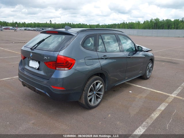 BMW X1 2015 WBAVL1C57FVY29778 Image 4