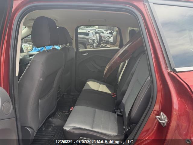 1FMCU9G93GUB77828 Ford Escape