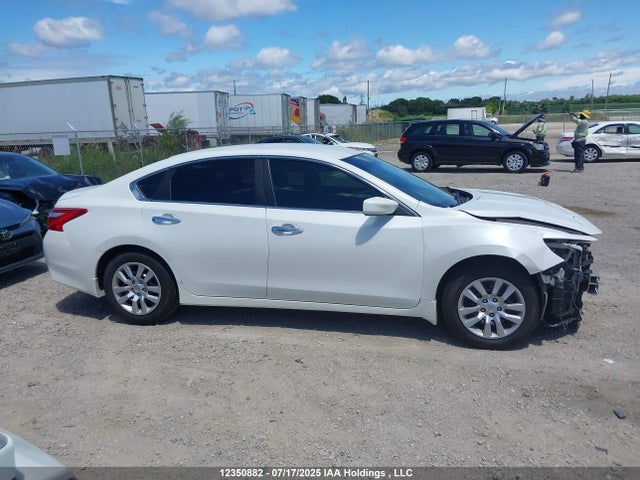 1N4AL3AP9GN347063 Nissan 2016
