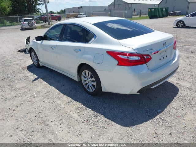 1N4AL3AP9GN347063 Nissan 2016