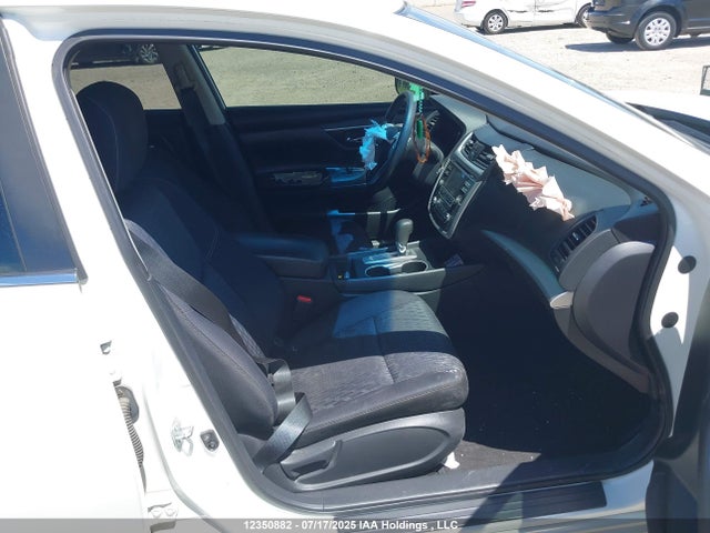 1N4AL3AP9GN347063 Nissan 2016
