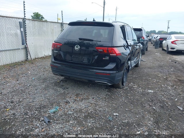 Volkswagen Tiguan 2018 3VV2B7AX6JM051655 Image 4
