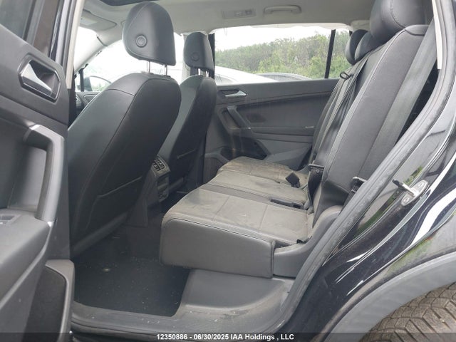 Volkswagen Tiguan 2018 3VV2B7AX6JM051655 Image 8