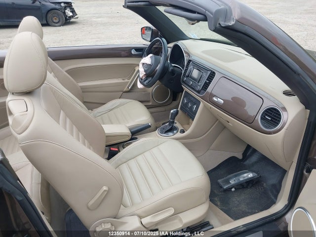 3VW5X7AT1EM807521 Volkswagen 2014