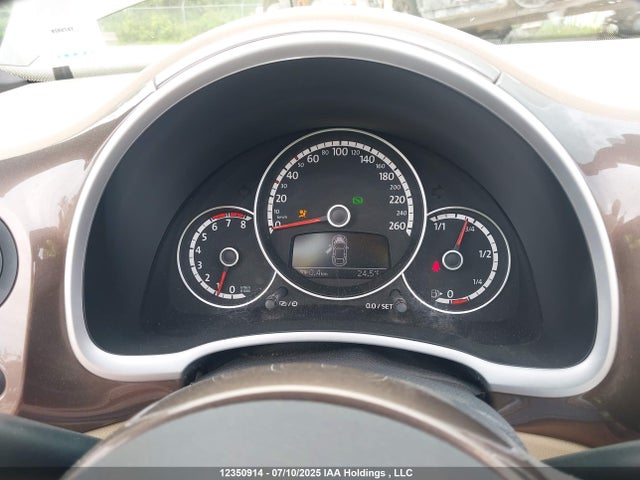 3VW5X7AT1EM807521 Volkswagen 2014