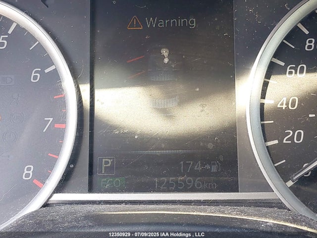 3N1CB7AP8HY221233 Nissan 2017