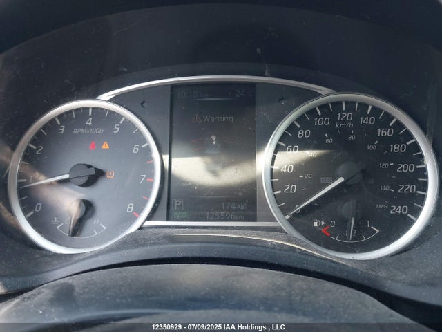 3N1CB7AP8HY221233 Nissan 2017