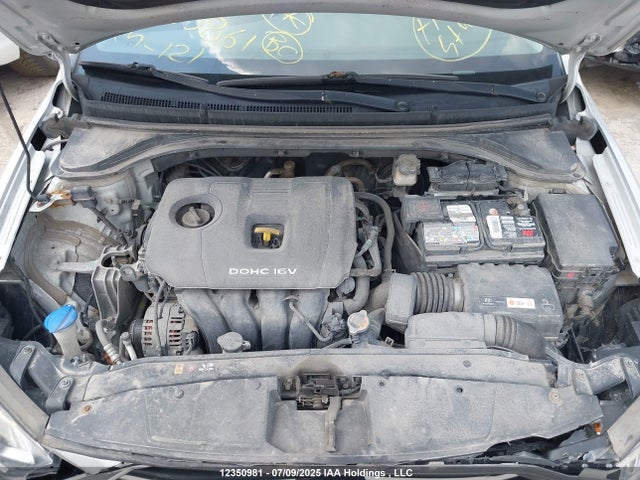 Hyundai Elantra 2017 5NPD74LF2HH055861 Image 10