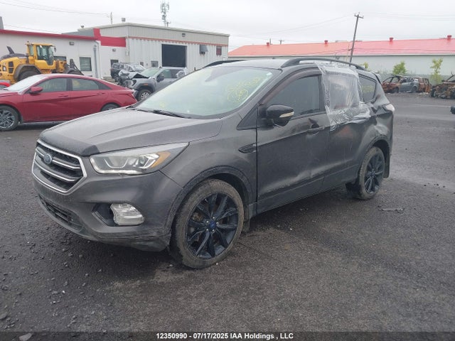 1FMCU9J92HUA55634 Ford Escape