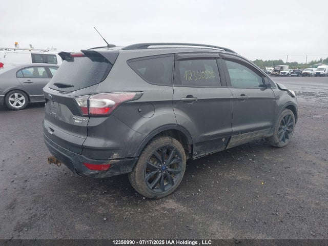1FMCU9J92HUA55634 Ford Escape