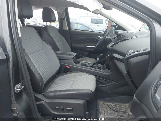 1FMCU9J92HUA55634 Ford Escape