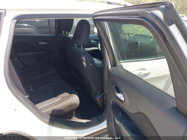 1C4PJMCB5GW276777 Jeep Cherokee