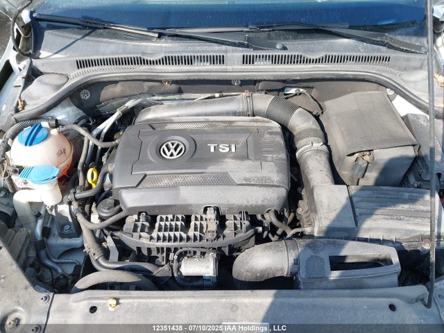 3VWD07AJ1EM403987 Volkswagen 2014