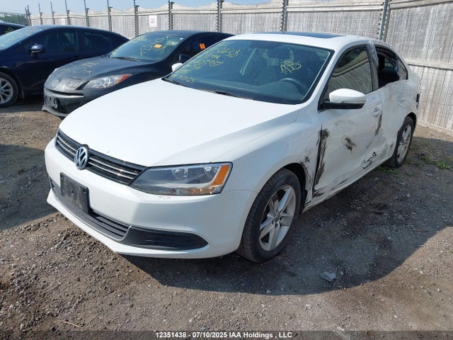 3VWD07AJ1EM403987 Volkswagen 2014