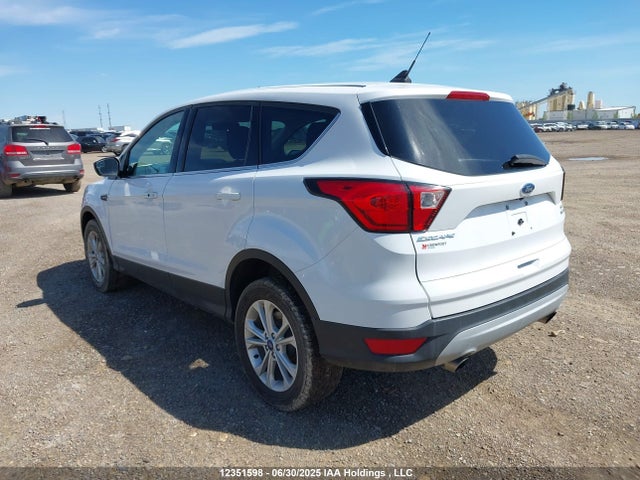 Продажа на аукционе авто 2019 Ford Escape Se, vin: 1FMCU9GD5KUB39899, номер лота: 12351598