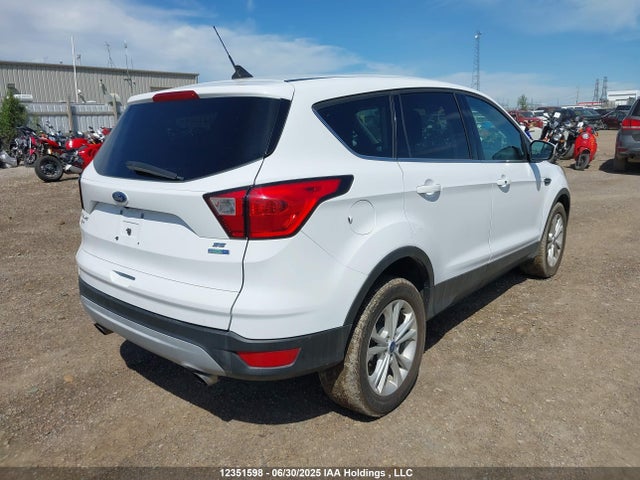 Продажа на аукционе авто 2019 Ford Escape Se, vin: 1FMCU9GD5KUB39899, номер лота: 12351598