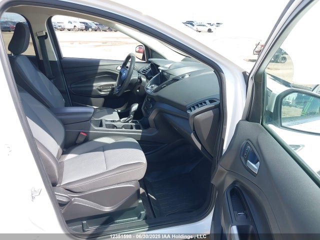 Продажа на аукционе авто 2019 Ford Escape Se, vin: 1FMCU9GD5KUB39899, номер лота: 12351598