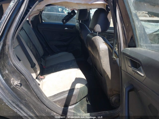 3VWE57BU3KM014813 Volkswagen 1.8 tsi