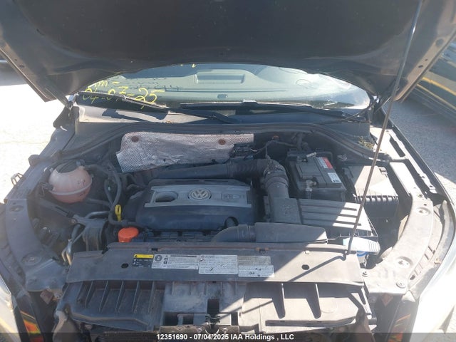 WVGJV7AX5FW592524 Volkswagen 2015
