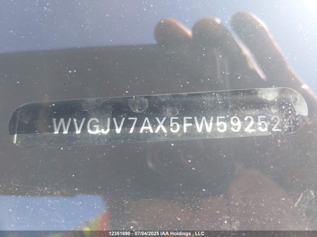 WVGJV7AX5FW592524 Volkswagen 2015