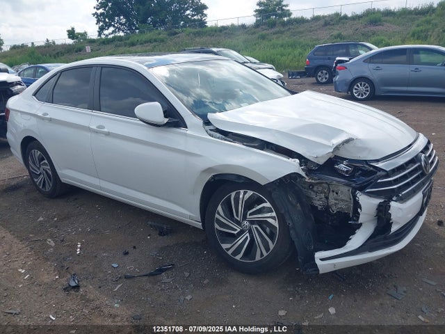 3VWG57BU8MM033658 Volkswagen tsi