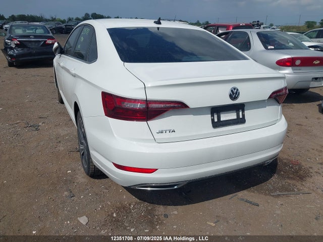 3VWG57BU8MM033658 Volkswagen tsi