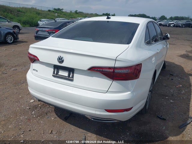 3VWG57BU8MM033658 Volkswagen tsi