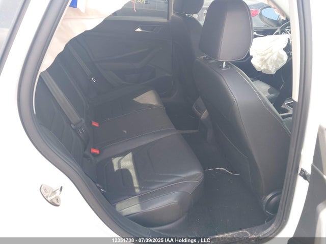 3VWG57BU8MM033658 Volkswagen tsi