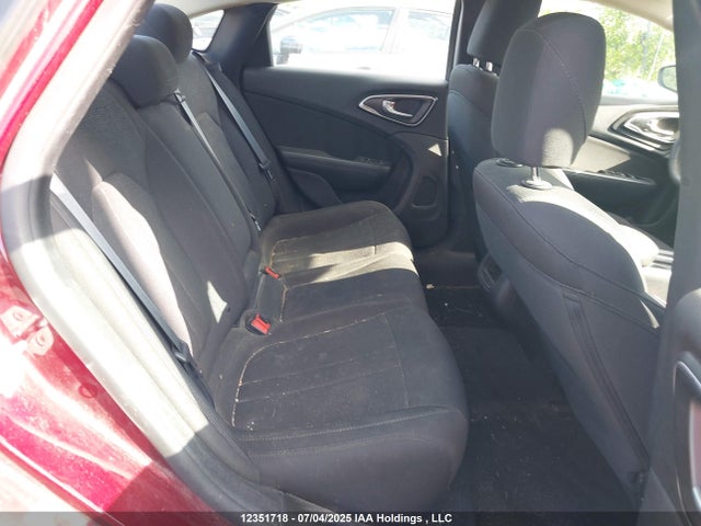 1C3CCCFBXGN177008 Chrysler 2016