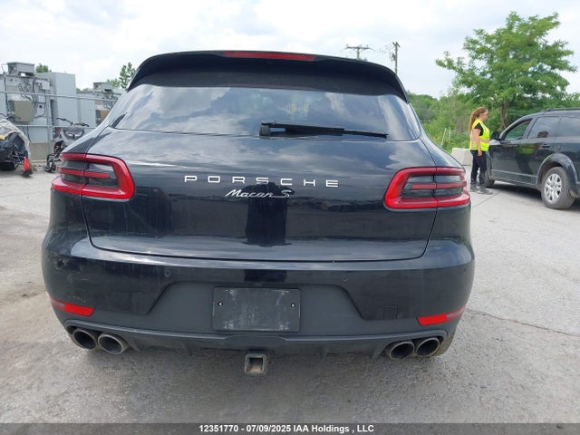 Porsche Macan 2016 WP1AB2A5XGLB42190 Image 16
