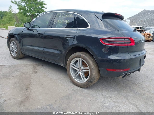 Porsche Macan 2016 WP1AB2A5XGLB42190 Image 3
