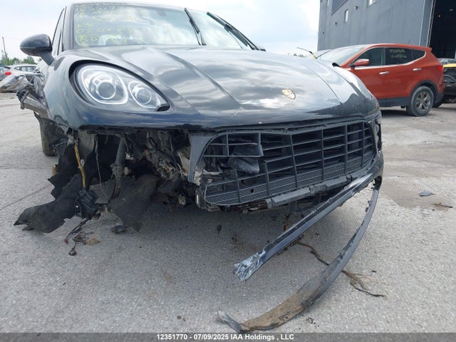Porsche Macan 2016 WP1AB2A5XGLB42190 Image 6