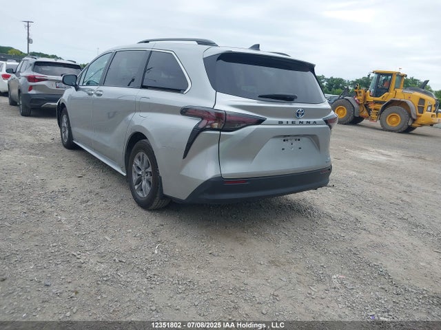 5TDGRKEC3RS195931 Toyota Sienna
