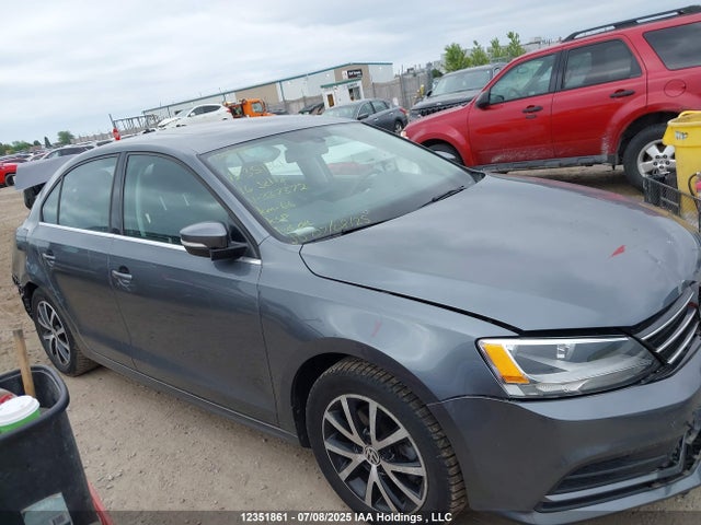 3VWD67AJ4GM337372 Volkswagen 2016