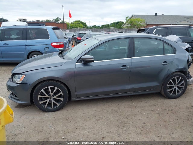 3VWD67AJ4GM337372 Volkswagen 2016
