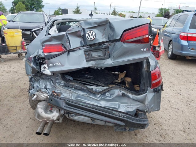 3VWD67AJ4GM337372 Volkswagen 2016