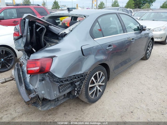 3VWD67AJ4GM337372 Volkswagen 2016