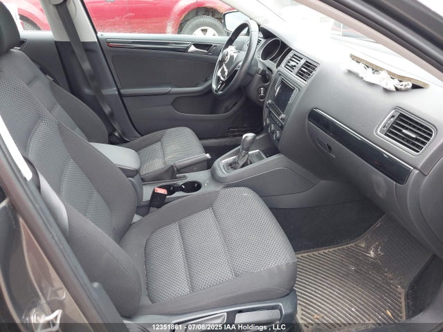 3VWD67AJ4GM337372 Volkswagen 2016