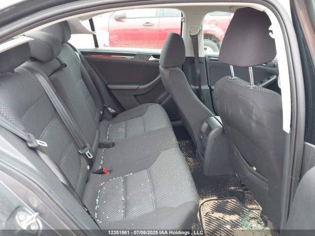 3VWD67AJ4GM337372 Volkswagen 2016