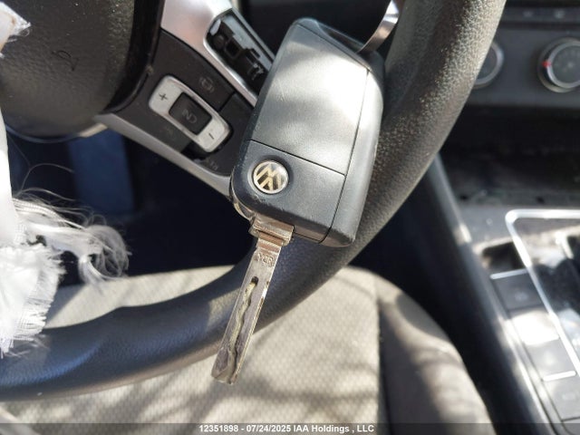 3VWC57BU6KM008267 Volkswagen 1.4 tsi