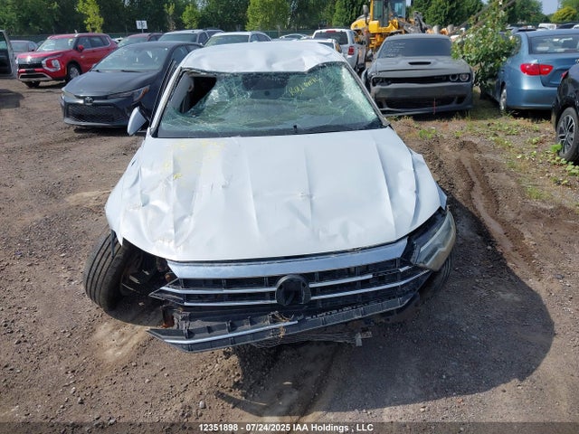 3VWC57BU6KM008267 Volkswagen 1.4 tsi
